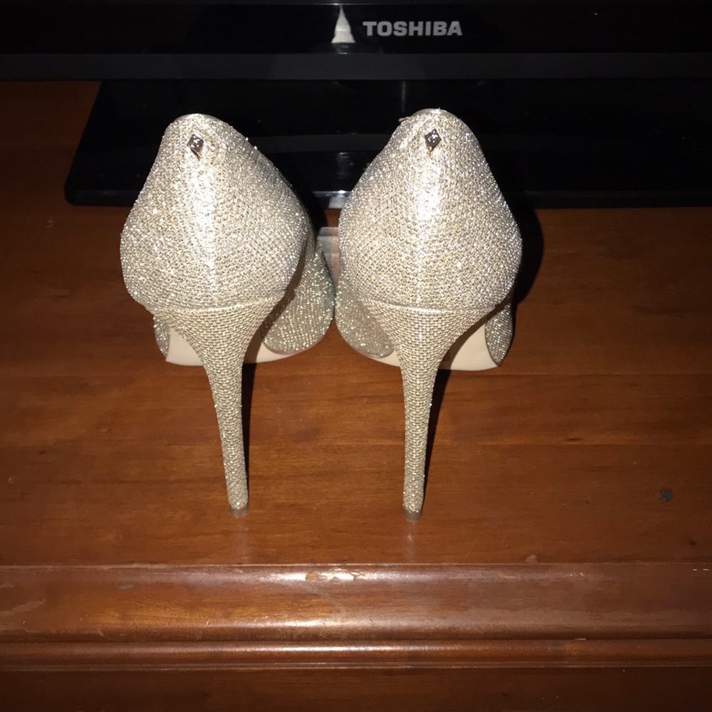 Heels - Picture 3 of 5
